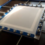 Натяжка трафаретных сеток